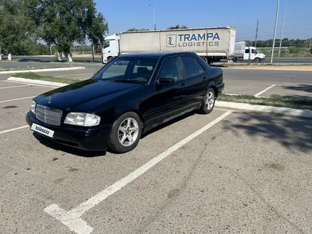 Mercedes-Benz C 180 1993 года за 1 600 000 тг. в Уральск – фото 2