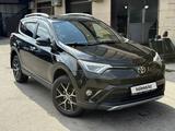 Toyota RAV4 2018 года за 12 850 000 тг. в Алматы – фото 5