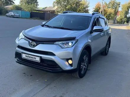 Toyota RAV4 2018 года за 14 500 000 тг. в Павлодар