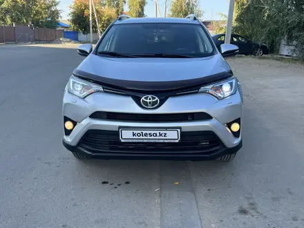 Toyota RAV4 2018 года за 14 500 000 тг. в Павлодар – фото 2