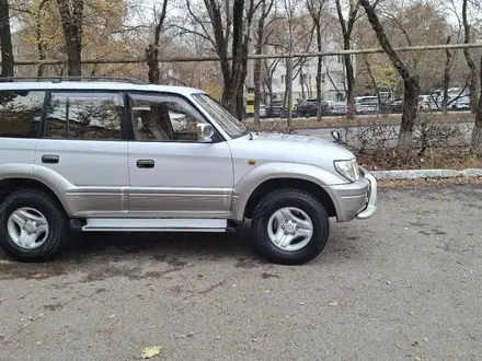 Toyota Land Cruiser Prado 2001 года за 12 800 000 тг. в Алматы – фото 7