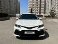 Toyota Camry 2021 года за 15 700 000 тг. в Усть-Каменогорск – фото 2