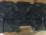 Решетка переднего бампера Toyota Camry V75 за 7 000 тг. в Алматы