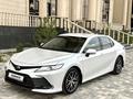 Toyota Camry 2021 года за 16 300 000 тг. в Шымкент