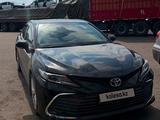 Toyota Camry 2021 года за 13 000 000 тг. в Алматы – фото 3
