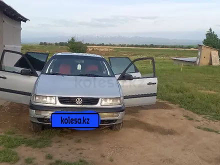 Volkswagen Passat 1995 года за 2 000 000 тг. в Казыгурт – фото 4