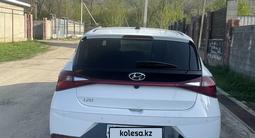 Hyundai i20 2023 годаfor7 700 000 тг. в Алматы – фото 3