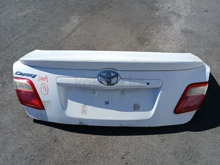 Крышка багажника Toyota Camry 40 45 за 75 000 тг. в Алматы – фото 3