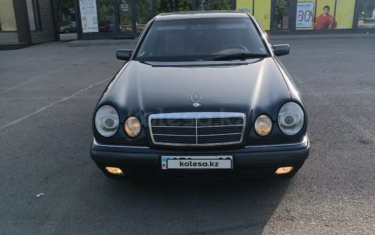 Mercedes-Benz E 240 1999 года за 3 200 000 тг. в Караганда