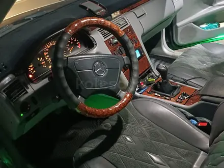 Mercedes-Benz E 240 1999 года за 3 200 000 тг. в Караганда – фото 20