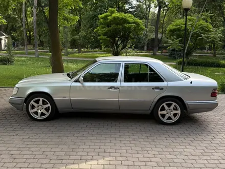 Mercedes-Benz E 280 1995 года за 4 200 000 тг. в Алматы – фото 2