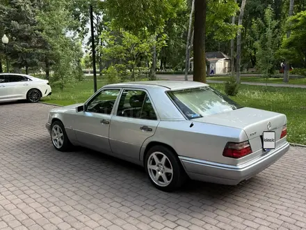 Mercedes-Benz E 280 1995 года за 4 200 000 тг. в Алматы