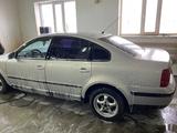 Volkswagen Passat 1998 года за 1 300 000 тг. в Актобе – фото 4