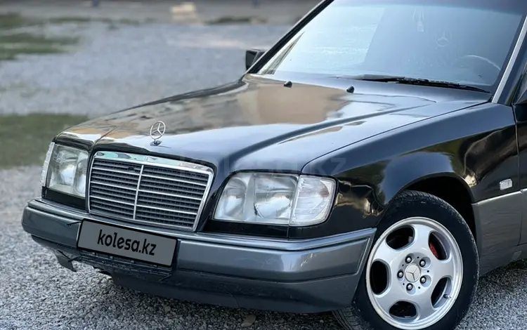 Mercedes-Benz E 220 1994 года за 2 550 000 тг. в Шымкент