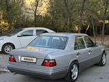 Mercedes-Benz E 220 1993 годаүшін2 900 000 тг. в Туркестан – фото 3