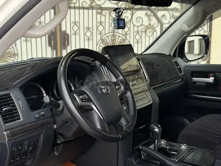 Toyota Land Cruiser 2020 года за 40 000 000 тг. в Алматы – фото 29