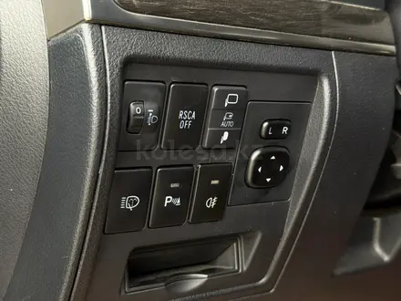 Toyota Land Cruiser 2020 года за 40 000 000 тг. в Алматы – фото 28