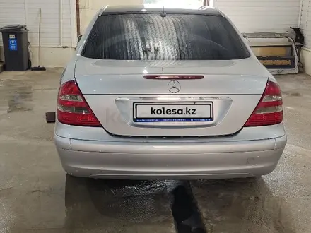 Mercedes-Benz E 240 2002 года за 5 500 000 тг. в Жезказган – фото 3