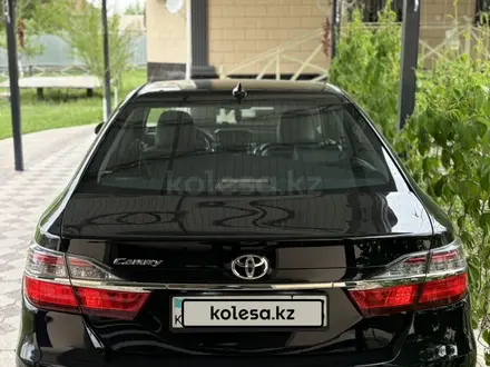 Toyota Camry 2017 года за 13 100 000 тг. в Алматы – фото 4
