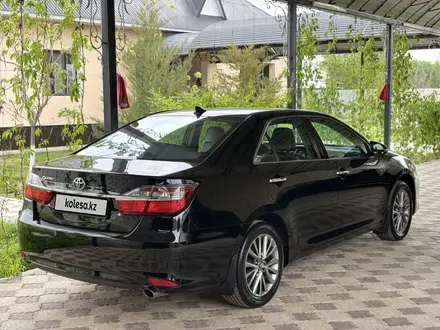Toyota Camry 2017 года за 13 100 000 тг. в Алматы – фото 17