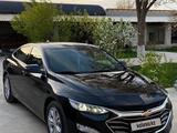 Chevrolet Malibu 2020 года за 12 800 000 тг. в Туркестан – фото 2