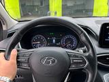 Hyundai Santa Fe 2021 года за 13 500 000 тг. в Алматы – фото 4