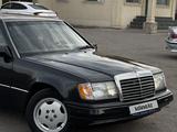 Mercedes-Benz E 220 1993 года за 2 000 000 тг. в Караганда