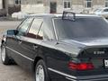 Mercedes-Benz E 220 1993 года за 2 000 000 тг. в Караганда – фото 8