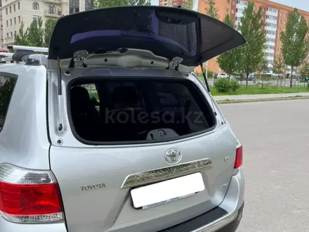 Toyota Highlander 2012 года за 15 000 000 тг. в Астана