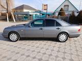Mercedes-Benz E 280 1997 года за 3 500 000 тг. в Мерке – фото 3