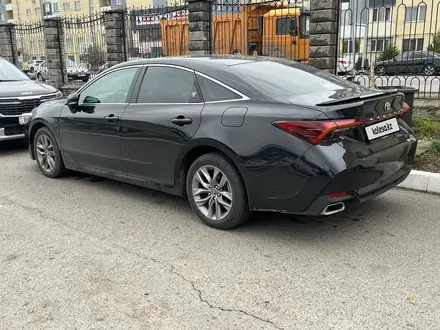 Toyota Avalon 2021 года за 14 000 000 тг. в Алматы – фото 2