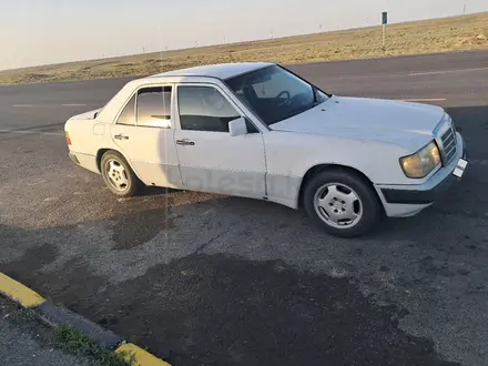 Mercedes-Benz E 200 1992 года за 1 750 000 тг. в Айтеке би