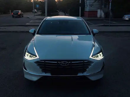 Hyundai Sonata 2022 года за 14 000 000 тг. в Караганда – фото 2