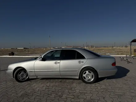 Mercedes-Benz E 320 2001 года за 5 300 000 тг. в Актау – фото 8