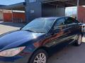 Toyota Camry 2004 года за 4 000 000 тг. в Атырау – фото 3