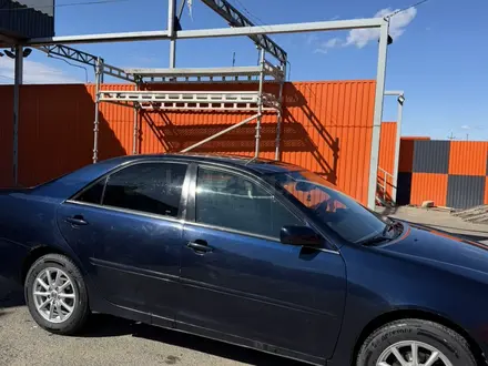 Toyota Camry 2004 года за 4 000 000 тг. в Атырау – фото 4
