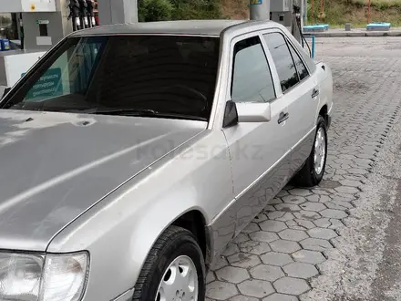 Mercedes-Benz E 280 1994 года за 2 200 000 тг. в Шымкент – фото 2