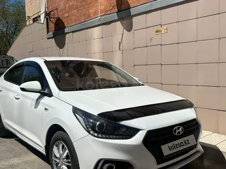 Hyundai Accent 2018 года за 5 750 000 тг. в Караганда – фото 2