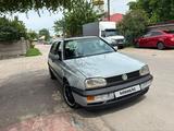 Volkswagen Golf 1994 годаүшін1 450 000 тг. в Алматы
