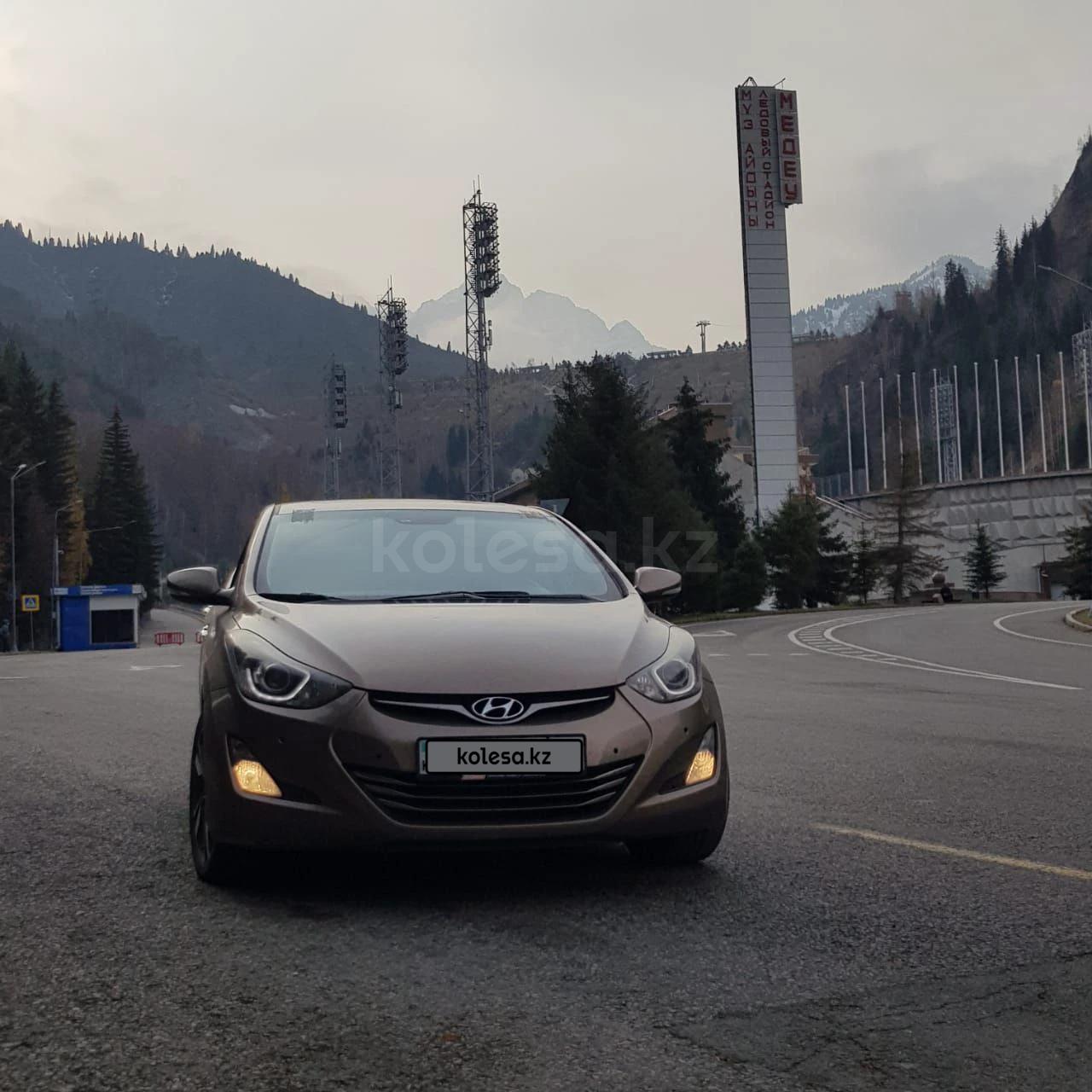 Hyundai Elantra 2015 г.