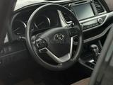 Toyota Highlander 2019 года за 10 800 000 тг. в Актобе – фото 3
