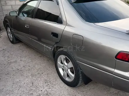 Toyota Camry 1997 года за 3 200 000 тг. в Тараз – фото 2