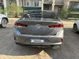 Hyundai Sonata 2019 года за 6 300 000 тг. в Уральск – фото 3