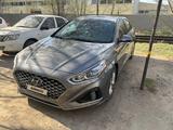 Hyundai Sonata 2019 года за 6 300 000 тг. в Уральск – фото 2