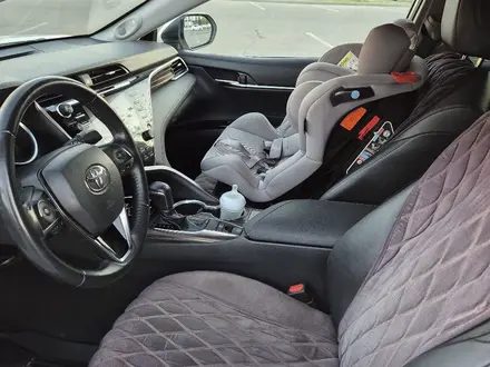 Toyota Camry 2018 года за 13 500 000 тг. в Астана – фото 5