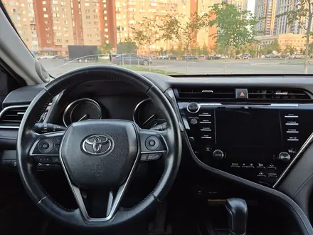 Toyota Camry 2018 года за 13 500 000 тг. в Астана – фото 6