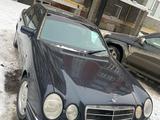 Mercedes-Benz E 280 1998 годаүшін2 900 000 тг. в Актобе – фото 2