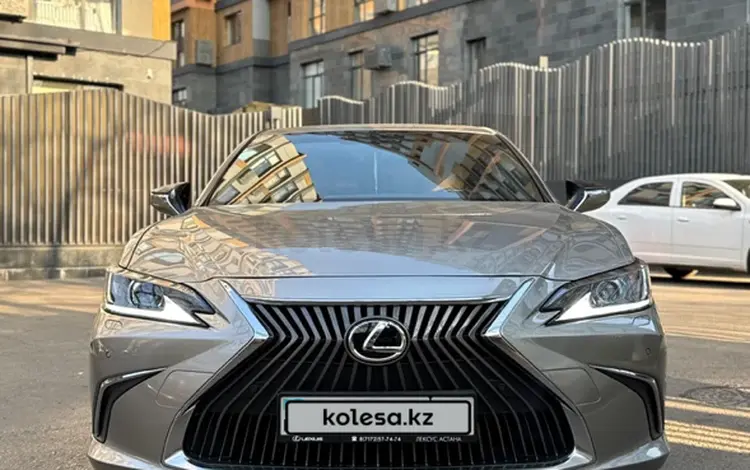 Lexus ES 250 2020 года за 18 900 000 тг. в Алматы