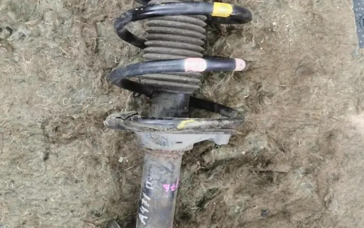 Стойка подвески (амортизатор) NISSAN Serena 2002 перед. за 20 000 тг. в Астана