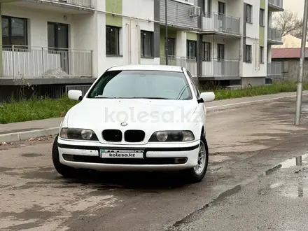 BMW 528 1996 года за 1 950 000 тг. в Алматы – фото 7